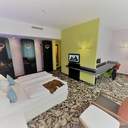 Styles Hotel Muenchen Messe Exterior photo