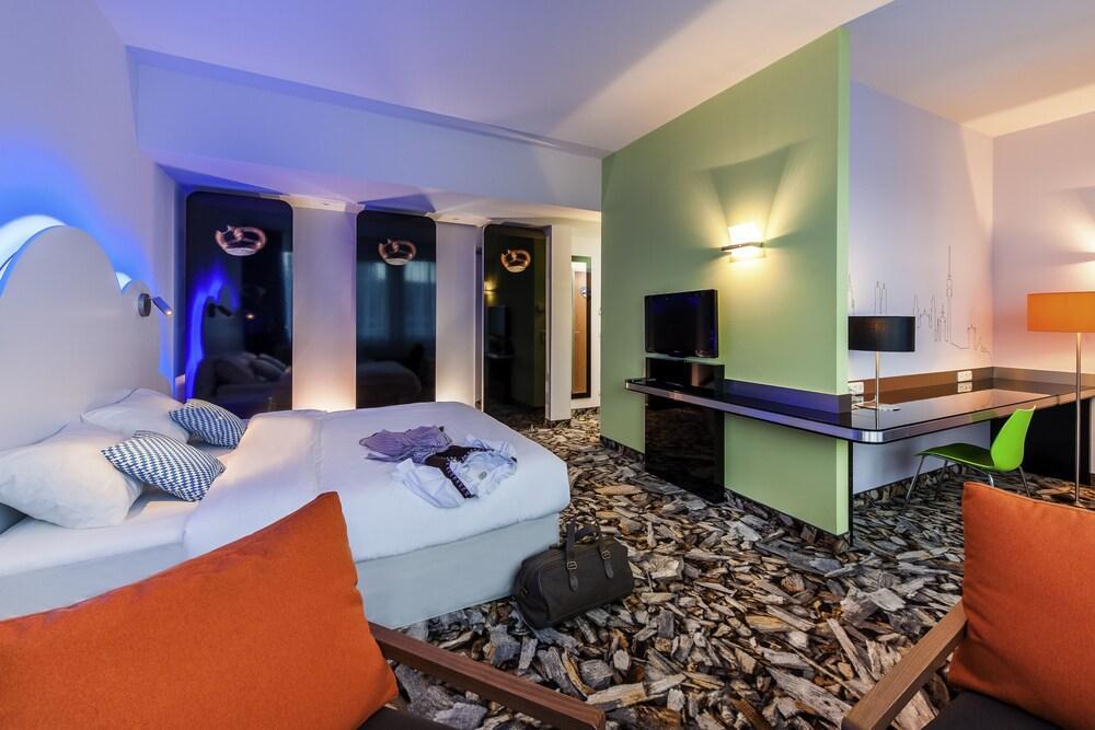 Styles Hotel Muenchen Messe Exterior photo