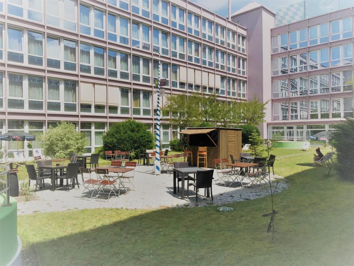Styles Hotel Muenchen Messe Exterior photo